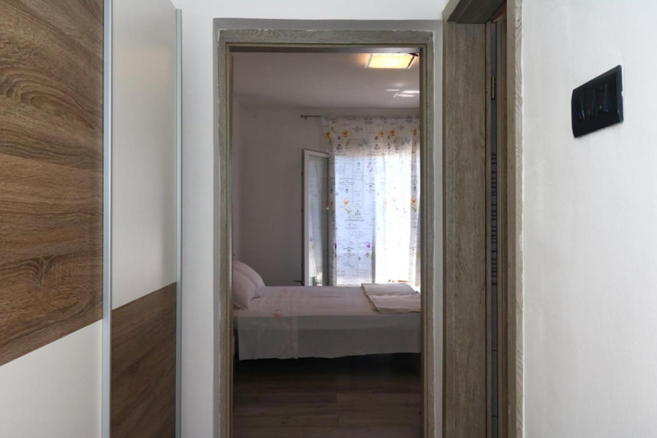 Apartmani Mikin Бетина Екстер'єр фото