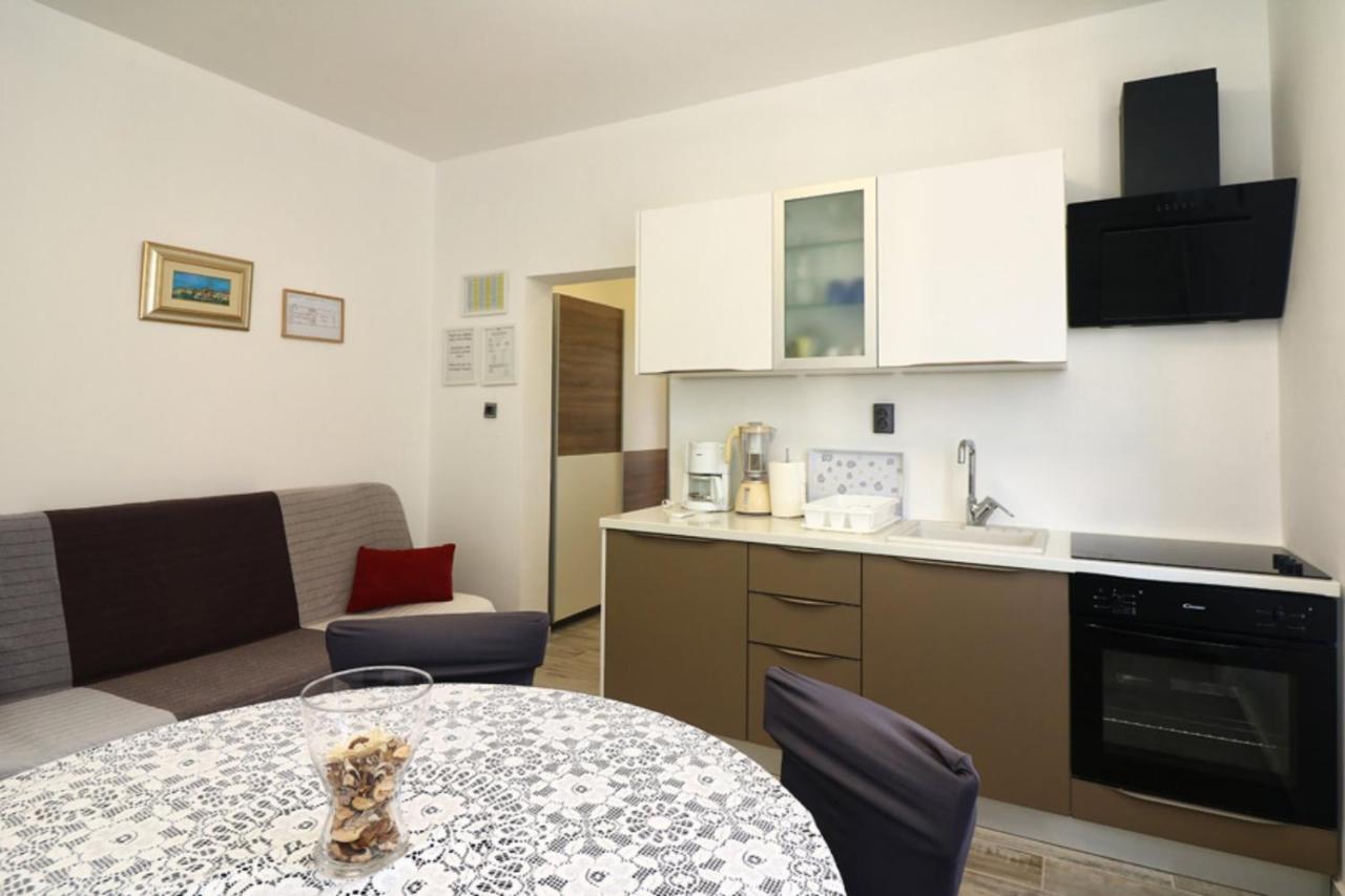 Apartmani Mikin Бетина Екстер'єр фото