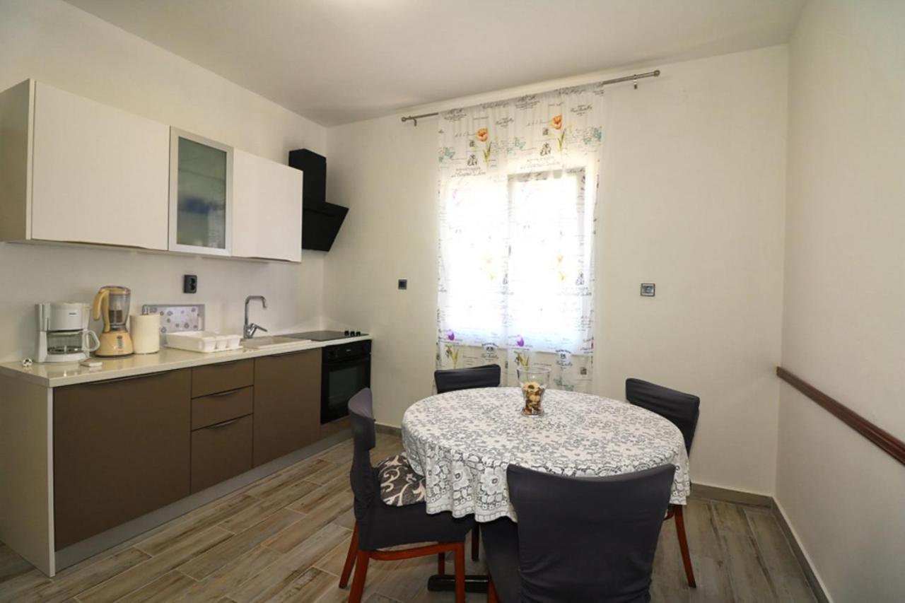 Apartmani Mikin Бетина Екстер'єр фото