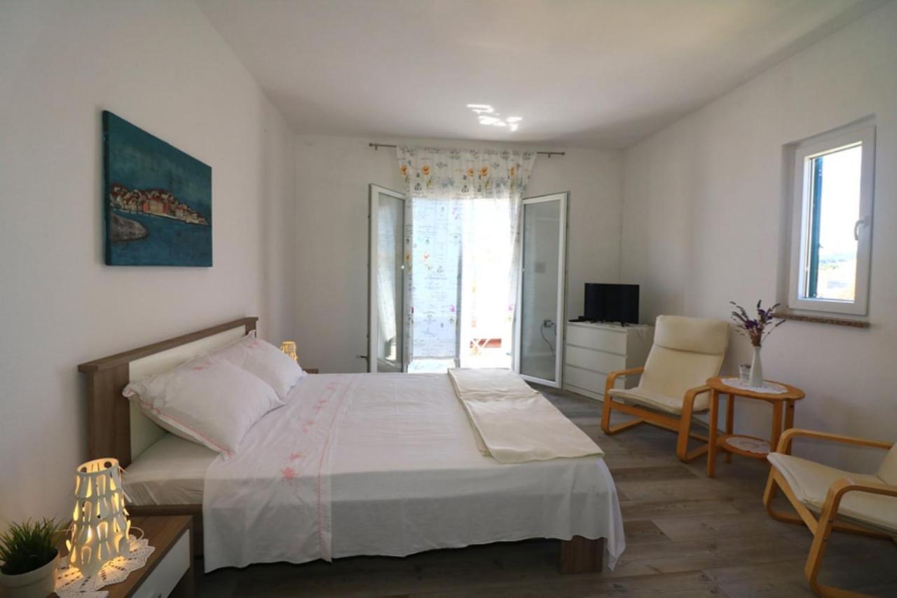 Apartmani Mikin Бетина Екстер'єр фото