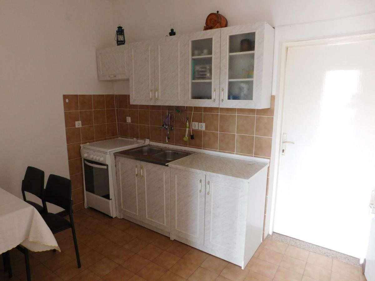 Apartmani Mikin Бетина Екстер'єр фото