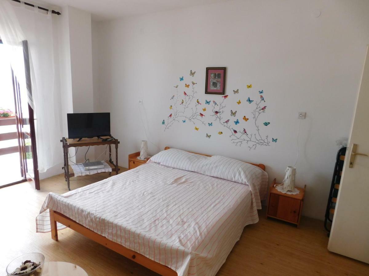 Apartmani Mikin Бетина Екстер'єр фото