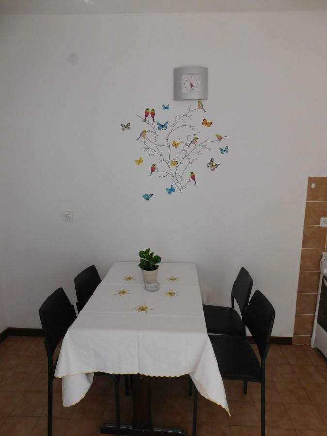Apartmani Mikin Бетина Екстер'єр фото