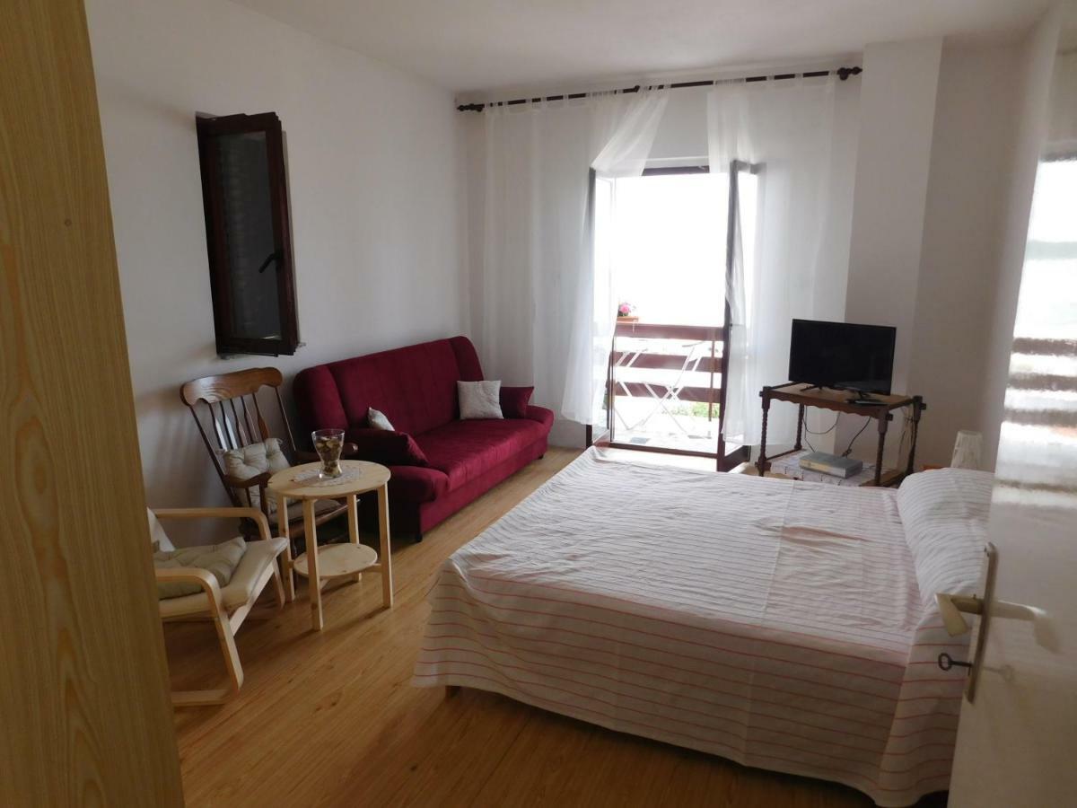 Apartmani Mikin Бетина Екстер'єр фото