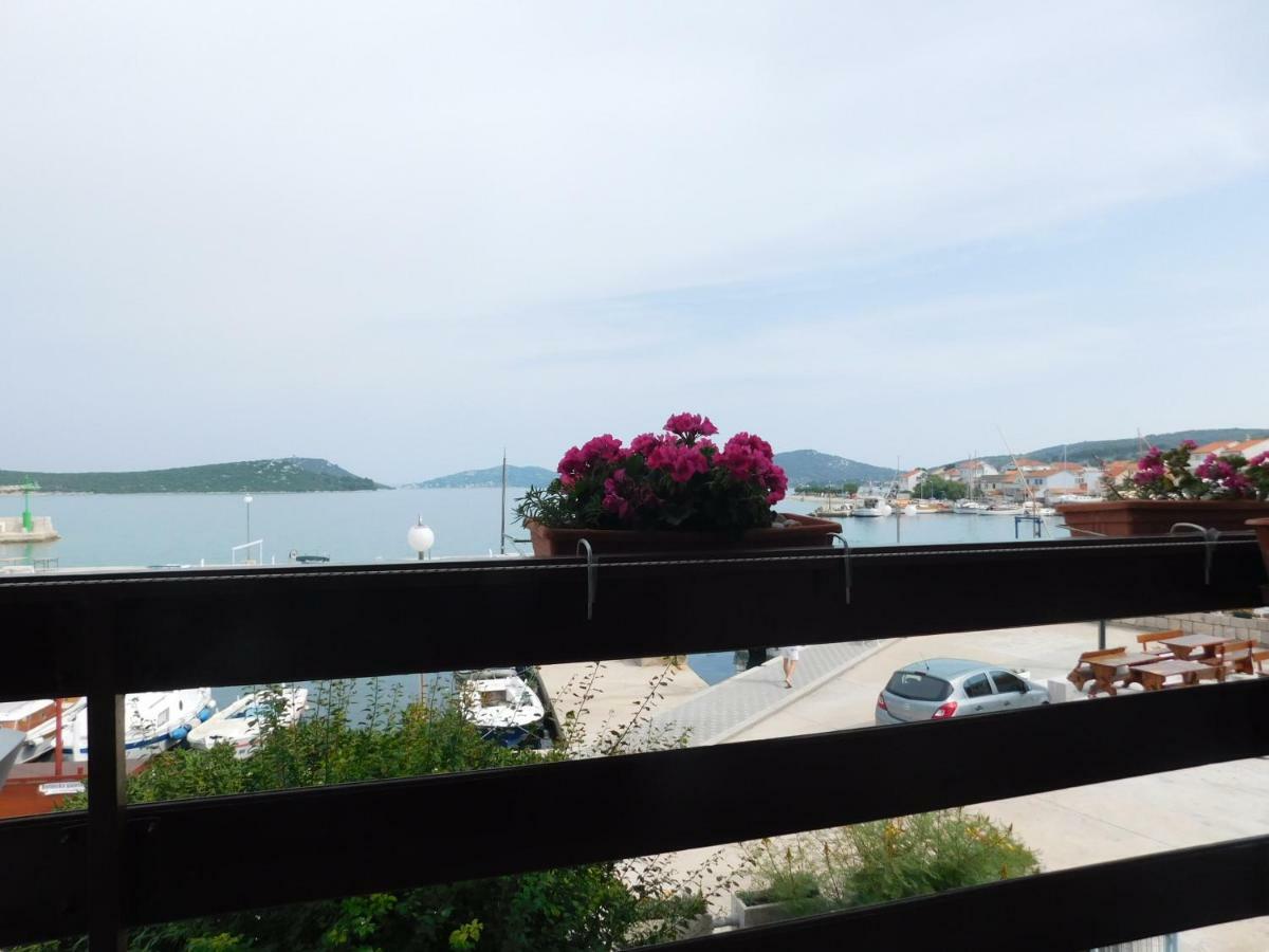Apartmani Mikin Бетина Екстер'єр фото