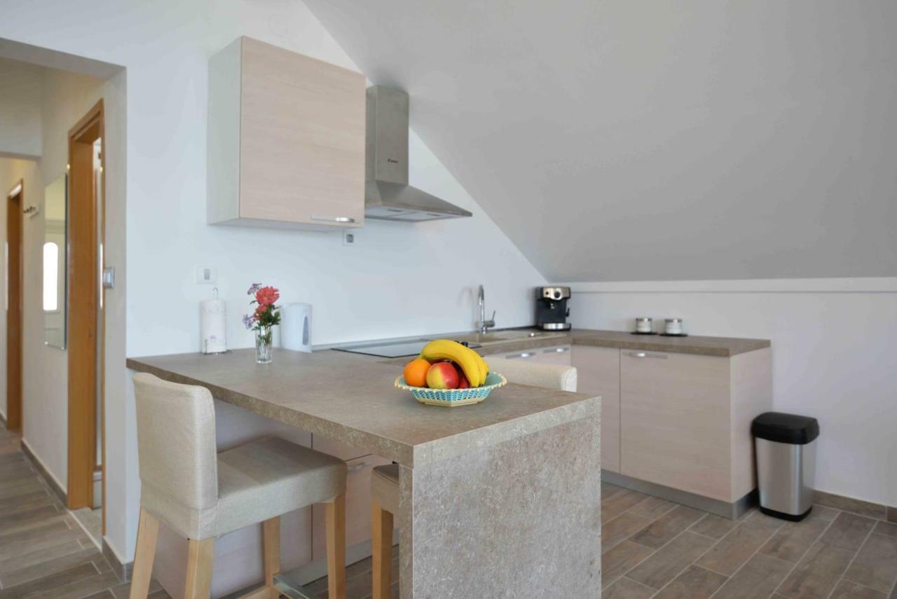 Apartmani Mikin Бетина Екстер'єр фото