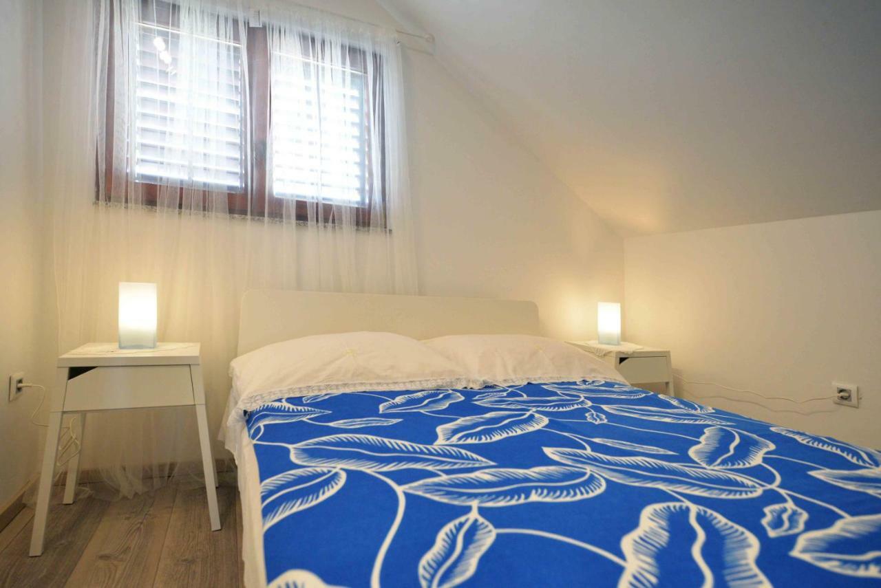 Apartmani Mikin Бетина Екстер'єр фото