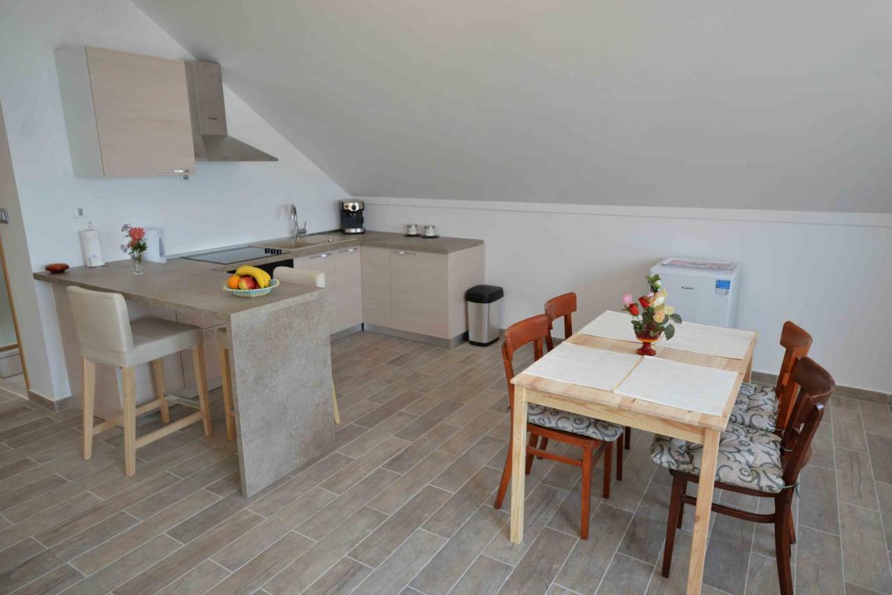 Apartmani Mikin Бетина Екстер'єр фото