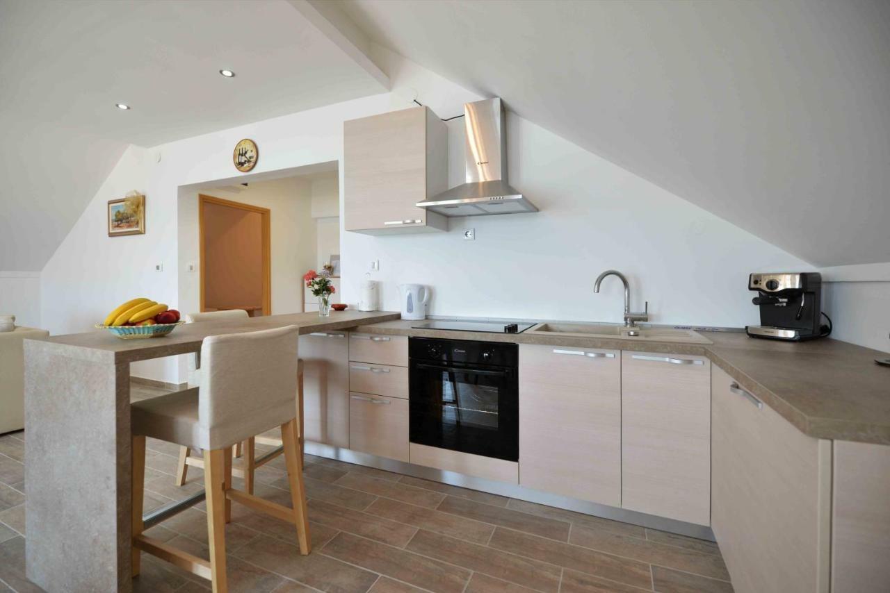 Apartmani Mikin Бетина Екстер'єр фото
