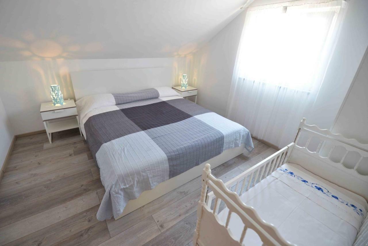 Apartmani Mikin Бетина Екстер'єр фото