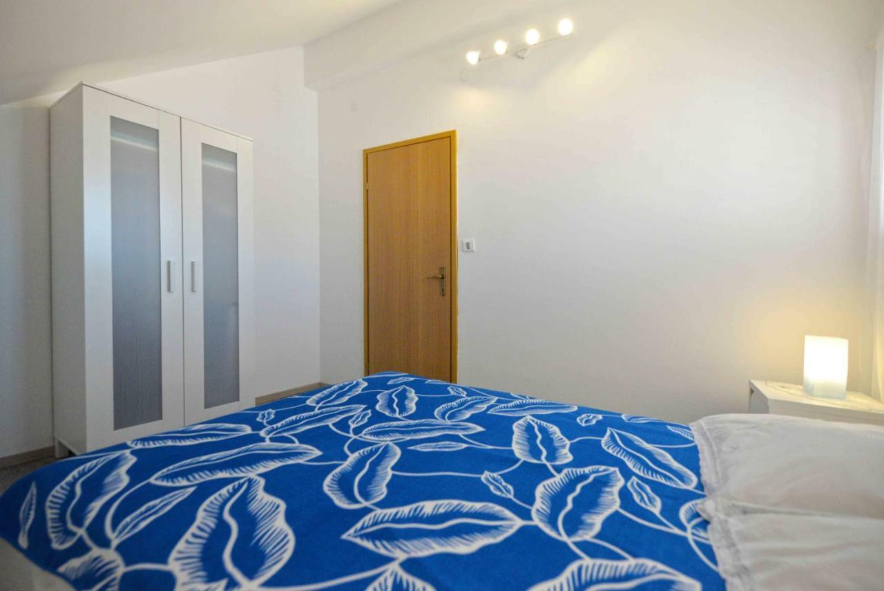 Apartmani Mikin Бетина Екстер'єр фото